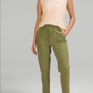 - #165 LULULEMON KEEP IT MOVING Pants